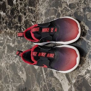 Nike toddler flex runner sneakers,size 10C
